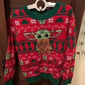 Festive Star Wars Green and Red Holiday Sweater. size 4T
